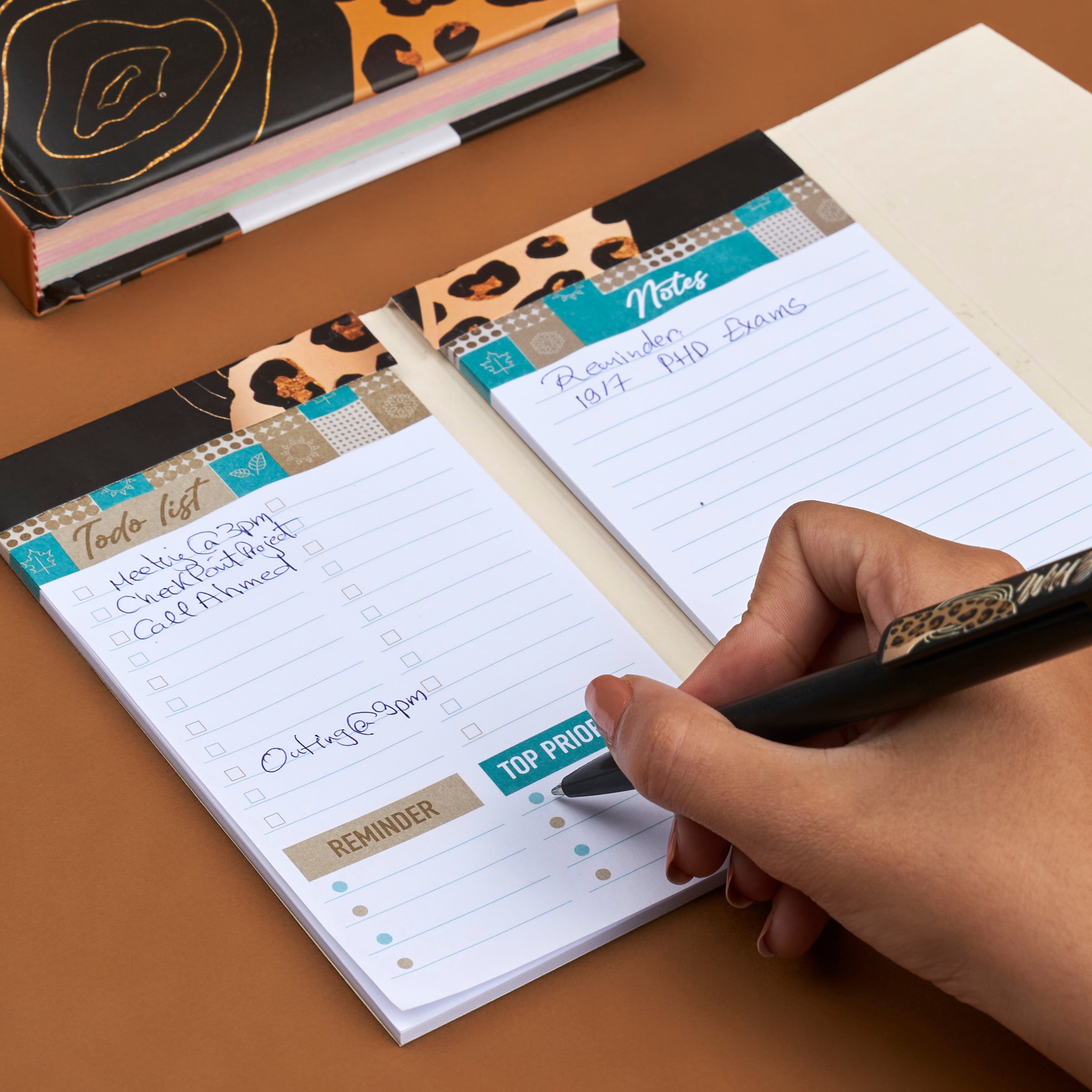 مجموعة هدايا أجندة 2025 - وايلد بولد