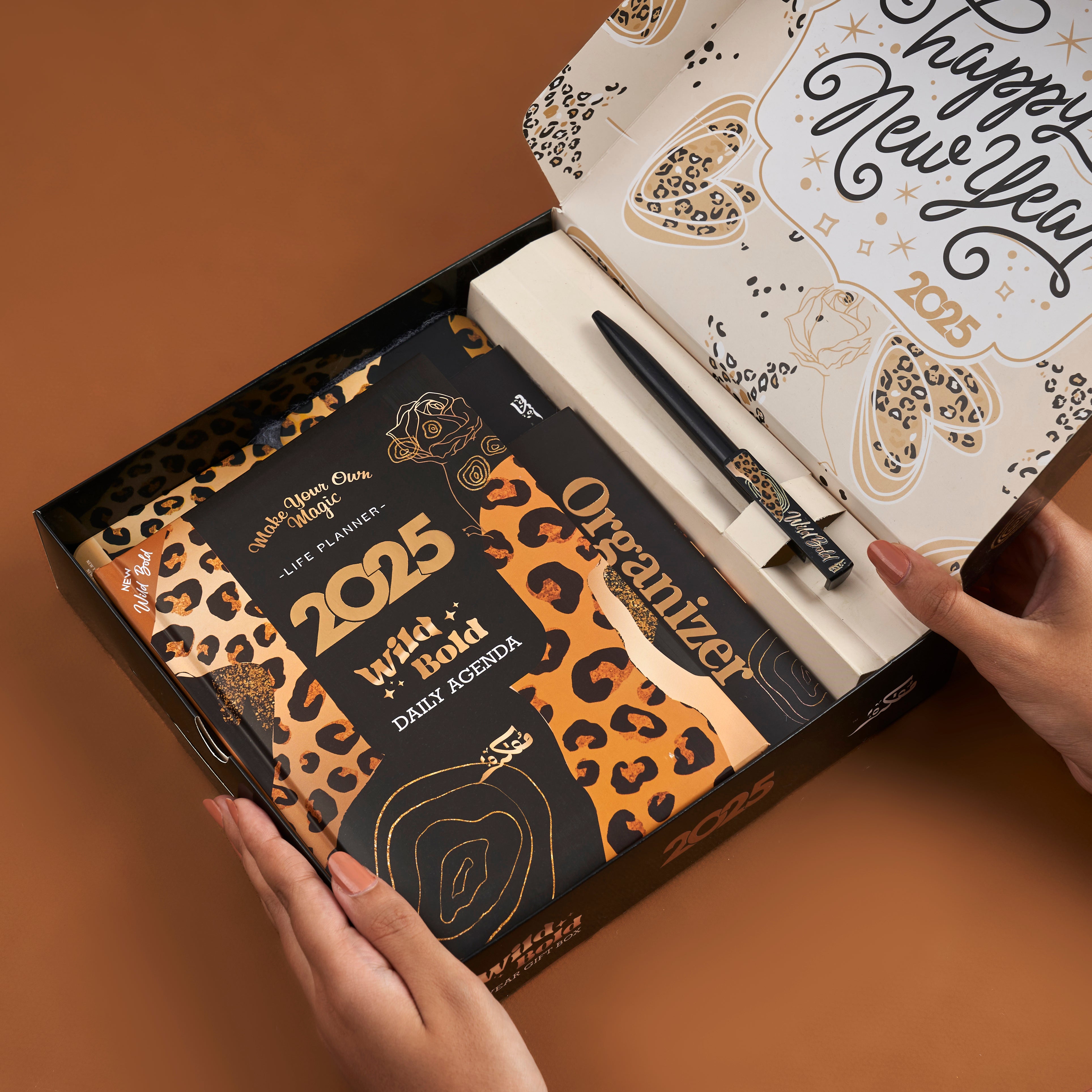 مجموعة هدايا أجندة 2025 - وايلد بولد